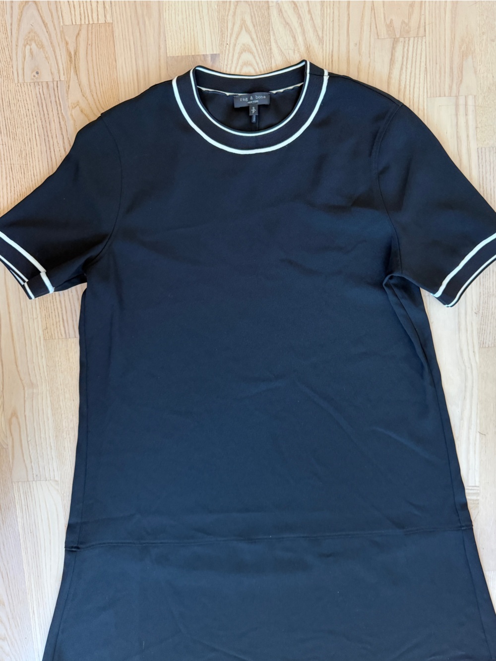 rag & bone Black Short-Sleeve Loose Fit Mini Dress with White Trim - Picture 2 of 4